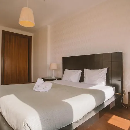 37 - Driftwood Ocean Peniche